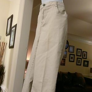 living planet ladies capri pants
